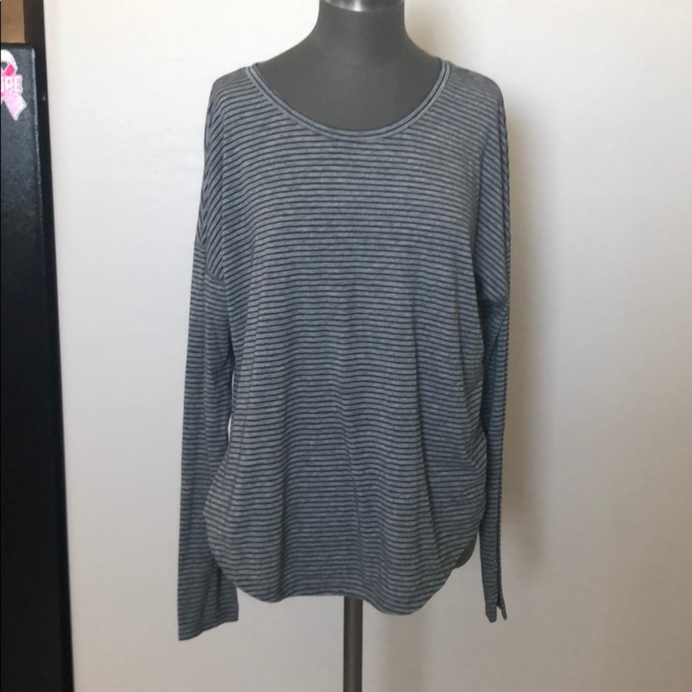 Long sleeve lightweight Lucy shirt.